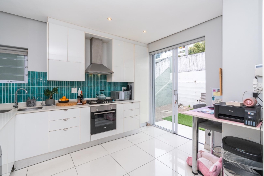 2 Bedroom Property for Sale in Green Point Western Cape